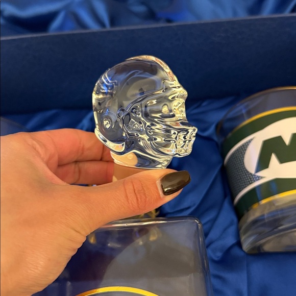 New York Jets Five-Piece Decanter And Glasses Set - Picture 10 of 10